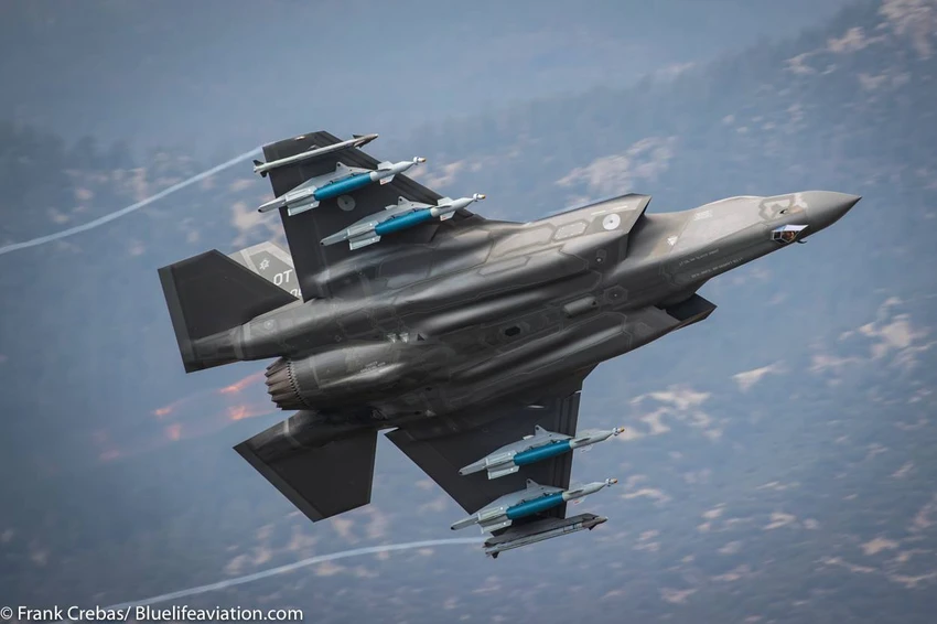 Mỹ tạm ngưng hoạt động toàn bộ F-35 sau sự cố một chiếc F-35B rơi tháng trước. Ảnh: AVIATIONIST