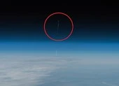 Phi hành gia Đức chụp khoảnh khắc tên lửa đẩy tàu Soyuz rơi
