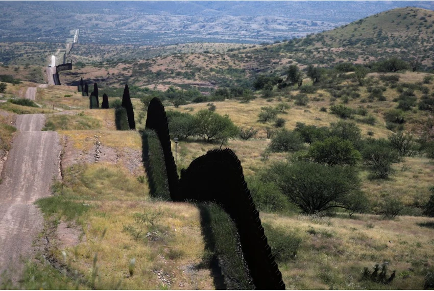 Biên giới Mỹ-Mexico. Ảnh: REUTERS