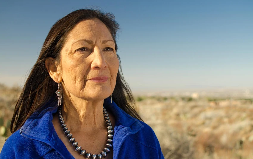 Nữ ứng viên Dân chủ Deb Haaland. Ảnh: THE NATION