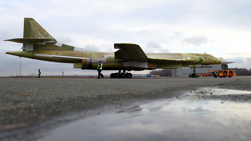 Nguyên mẫu chiếc máy bay ném bom chiến lược TU-160M2. Ảnh: SPUTNIK