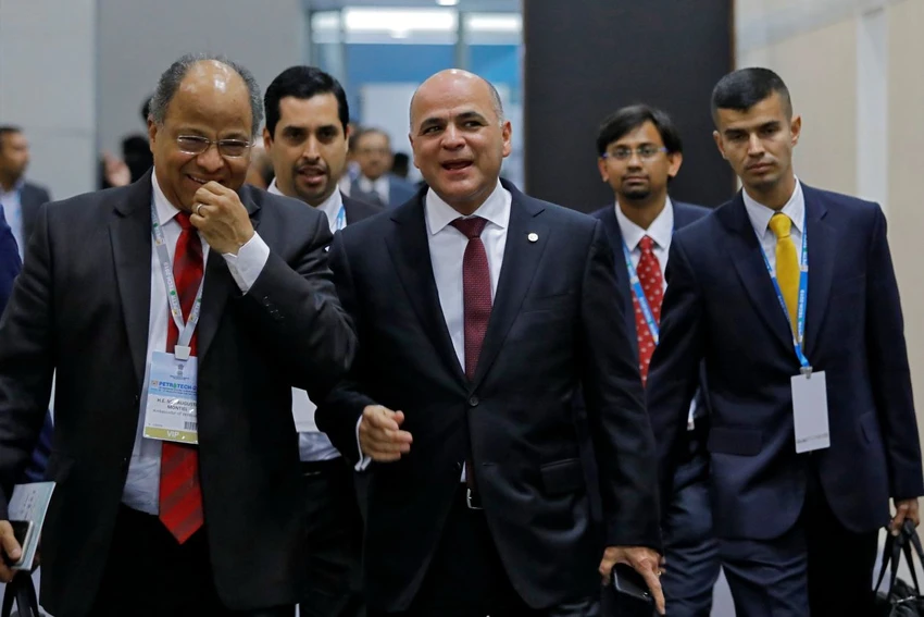 Bộ trưởng Dầu mỏ Venezuela Manuel Quevedo (giữa) tại Ấn Độ ngày 11-2 để thuyết phục Ấn Độ mua thêm dầu. Ảnh: REUTERS
