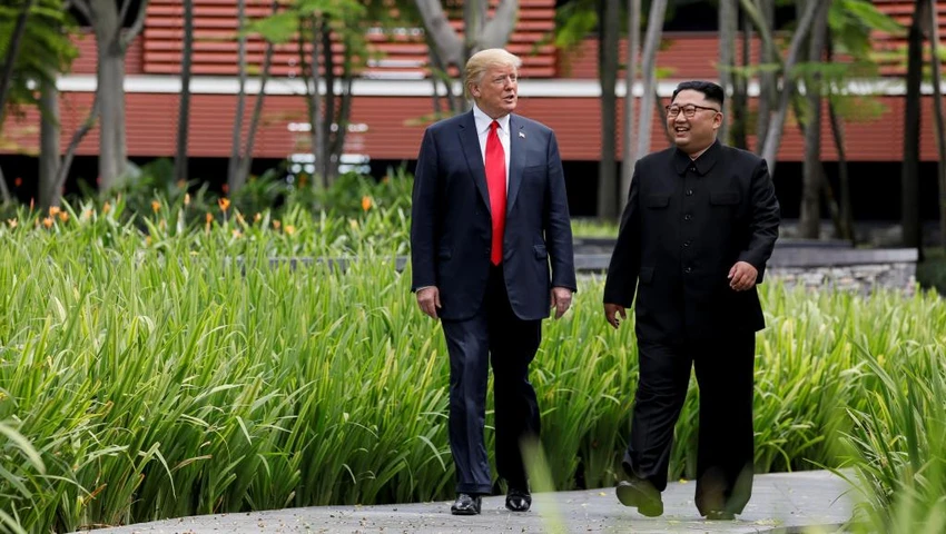 Kỳ thượng đỉnh đầu tiên tháng 6-2018 tại Singapore, Tổng thống Mỹ Donald Trump và lãnh đạo Triều Tiên đã gây ấn tượng với thế giới, lần này khả năng lớn sẽ có họp báo chung giữa hai lãnh đạo. Ảnh: REUTERS