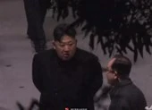 Video: ông Kim xuống tàu lửa nghỉ ngơi tại trạm dừng chân 