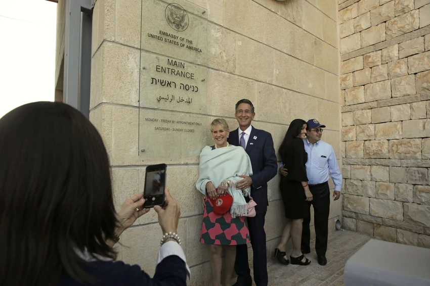 Đại sứ quán Mỹ tại Israel vừa được chuyển từ Tel Aviv đến Jerusalem năm ngoái. Ảnh: AP