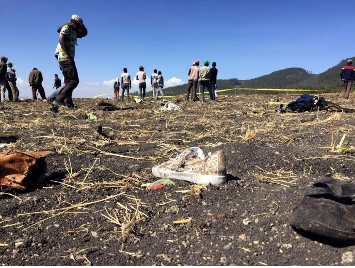 Hiện trường chiếc Boeing 737 Max 8 của hãng Ethiopian Airlines rơi ngày 10-3. Ảnh: REUTERS
