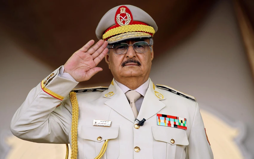 Tướng Haftar vừa chỉ đạo lực lượng LNA bắt đầu giai đoạn hai chiến dịch đánh Tripoli. Ảnh: BLOOMBERG