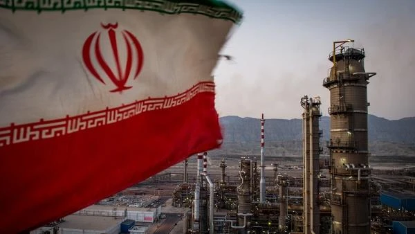 Một nhà máy lọc dầu của Iran. Ảnh: GETTY IMAGES