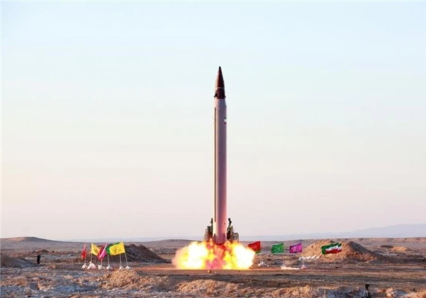 Iran thử tên lửa đạn đạo dẫn đường. Ảnh: JERUSALEM POST