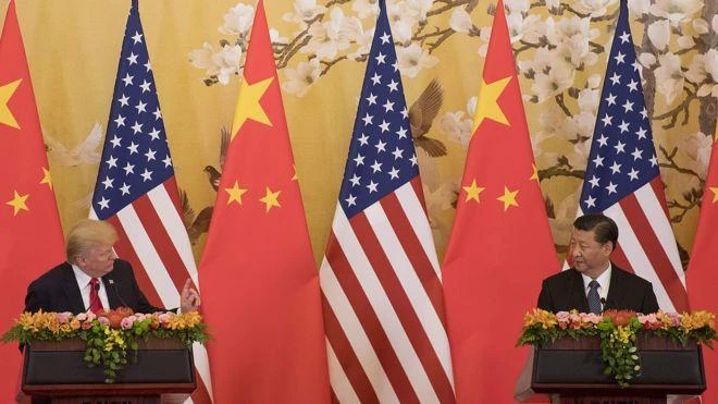 Chưa biết cuộc chiến thương mại Mỹ-Trung tiến triển gì thêm khi Tổng thống Mỹ Donald Trump (trái) và Chủ tịch Trung Quốc Tập Cận Bình (phải) dự kiến sẽ gặp nhau tại hội nghị các lãnh đạo G20 ở Nhật cuối tháng này. Ảnh: GETTY IMAGES