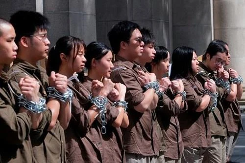 Sinh viên biểu tình ở Hong Kong ngày 9-6 phản đối dự luật cho phép dẫn độ nghi phạm, tội phạm sang Trung Quốc đại lục. Ảnh: REUTERS