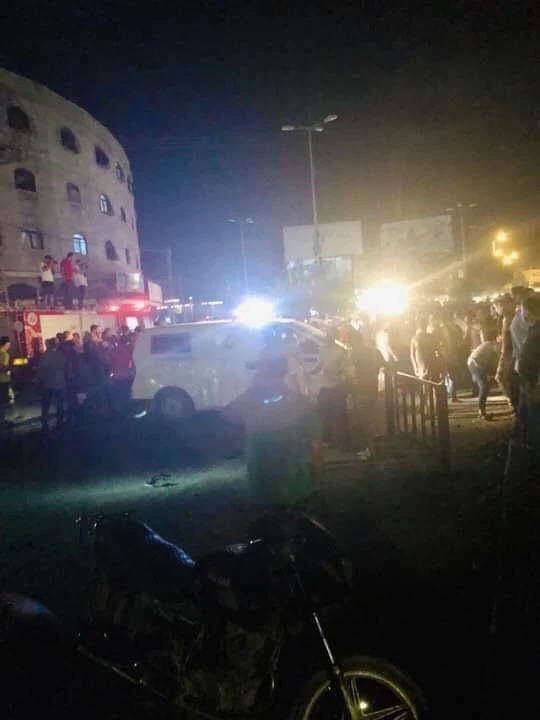 Hiện trường một vụ nổ ở Dải Gaza tối 27-8. Ảnh: TWITTER