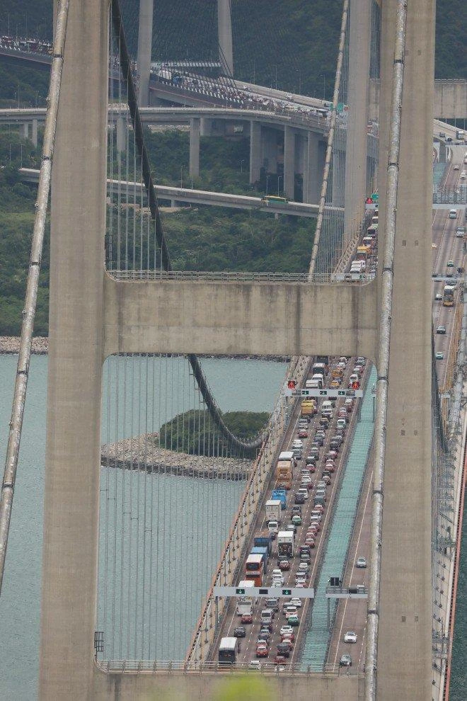 Giao thông Hong Kong tê liệt trong ngày biểu tình 1-9. Ảnh: SCMP