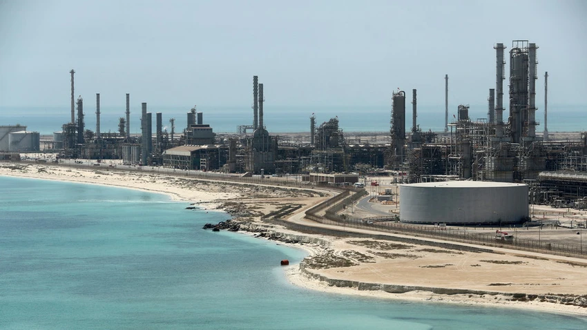 Nhà máy lọc dầu Ras Tanira ở Saudi Arabia. Nước này khẳng định đã khôi phục được sản lượng khai thác dầu bằng mức trước khi hai nhà máy lọc dầu Abqaiq và Khurais bị tấn công. Ảnh: REUTERS