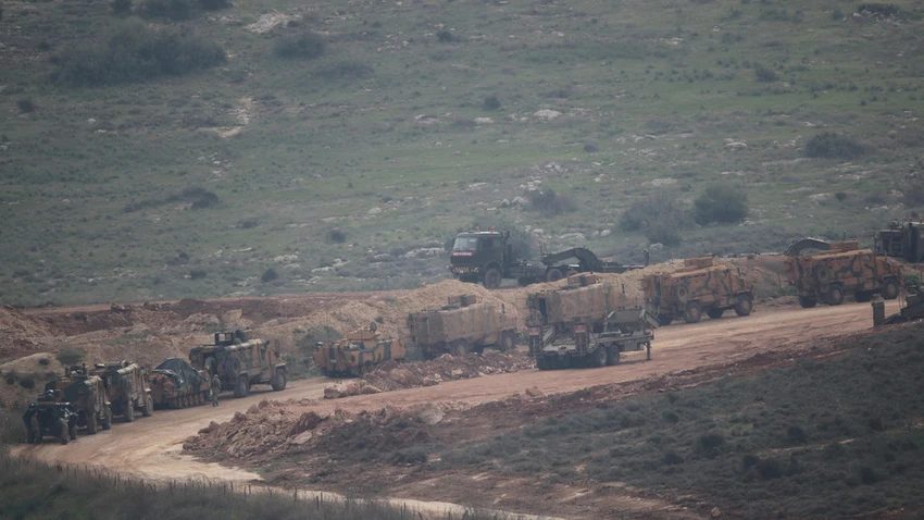 Xe quân sự Thổ Nhĩ Kỳ ở biên giới với Syria. Ảnh: REUTERS