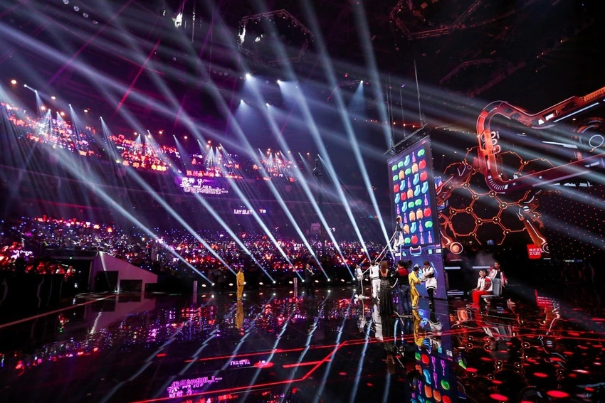 Buổi lễ đếm ngược bắt đầu ngày hội mua sắm Single’s Day 2019 của Alibaba được truyền hình trực tiếp từ Thượng Hải (Trung Quốc). Ảnh: SCMP