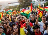 Cảnh sát Bolivia gia nhập phe biểu tình chống chính phủ