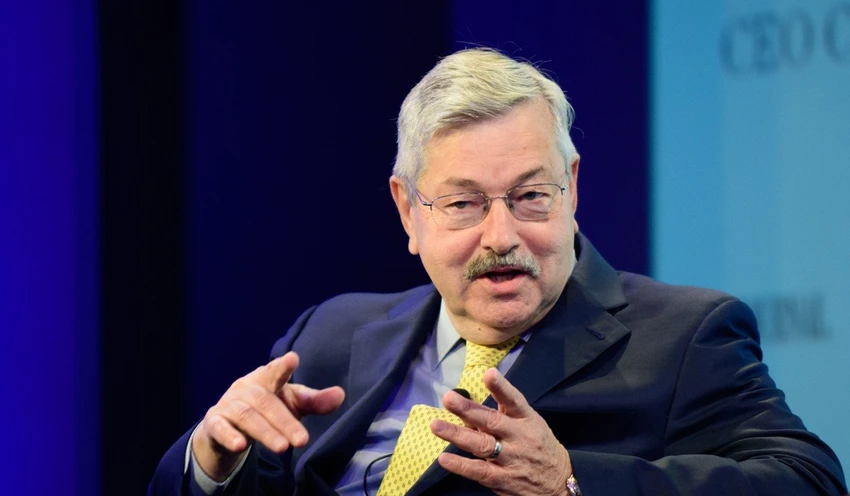 Đại sứ Mỹ tại Trung Quốc Terry Branstad vừa bị chính phủ Trung Quốc triệu tập liên quan tiến trình thông qua dự luật Nhân quyền và Dân chủ Hong Kong tại Mỹ. Ảnh: BLOOMBERG