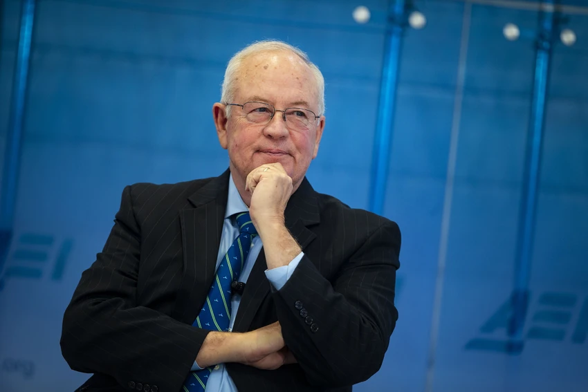 Luật sư Ken Starr được đánh giá là nhân vật đáng gờm trong đội luật sư biện hộ ông Trump. Ảnh: NBC NEWS