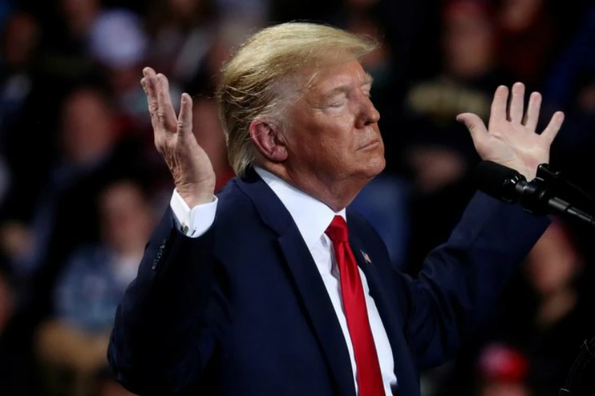 Tổng thống Mỹ Donald Trump phàn nàn chuyện luận tội ông “rất nghiêm trọng” và “không nên xảy ra với một tổng thống nào nữa”. Ảnh: NEWS18