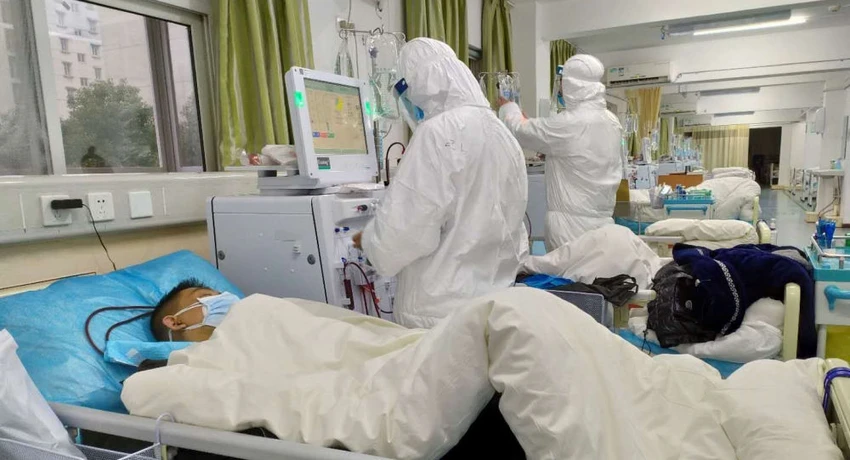 Bệnh nhân nhiễm virus Corona điều trị tại một bệnh viện ở Vũ Hán. Ảnh: REUTERS