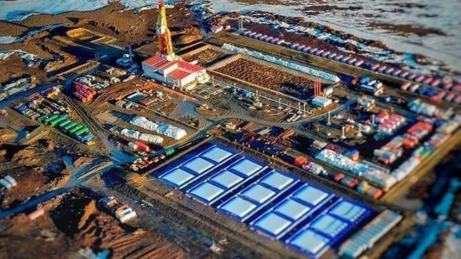 Bất kể trừng phạt từ phương Tây, sản lượng dầu thô và tinh chế của Nga trong tháng 6 tăng 5% lên mức trung bình 10,7 triệu thùng/ngày, theo tờ Kommersant (Nga). Ảnh: OILPRICE Bất kể trừng phạt từ phương Tây, sản lượng dầu thô và tinh chế của Nga trong tháng 6 tăng 5% lên mức trung bình 10,7 triệu thùng/ngày, theo tờ Kommersant (Nga). Ảnh: OILPRICE