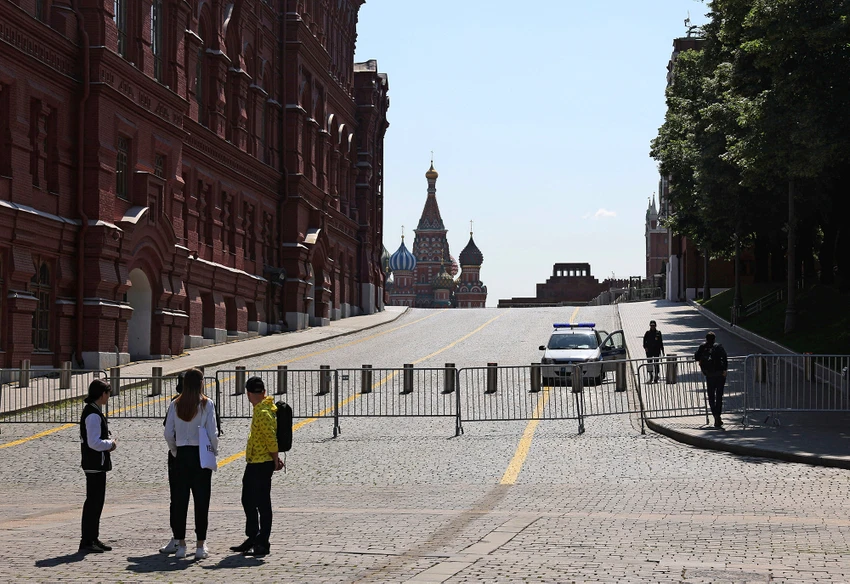 Khu vực Quảng trường Đỏ ở thủ đô Moscow (Nga) vẫn được giữ an ninh ngày 25-6. Ảnh: REUTERS Khu vực Quảng trường Đỏ ở thủ đô Moscow (Nga) vẫn được giữ an ninh ngày 25-6. Ảnh: REUTERS