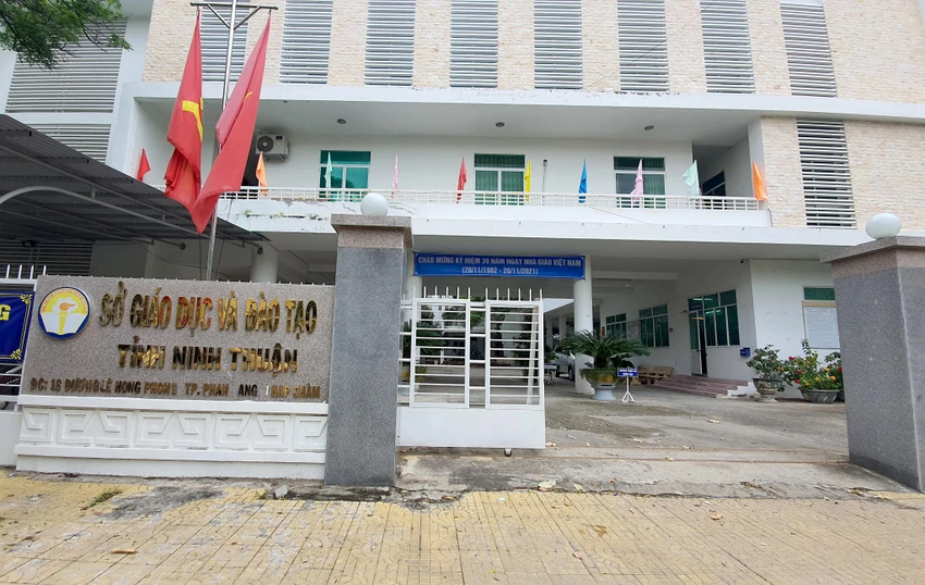 Lãnh đạo Sở GD&ĐT Ninh Thuận cho biết mức học phí năm 2022 - 2023 nằm ở mức tối thiểu của Nghị định 81. Ảnh: HUỲNH HẢI Lãnh đạo Sở GD&ĐT Ninh Thuận cho biết mức học phí năm 2022 - 2023 nằm ở mức tối thiểu của Nghị định 81. Ảnh: HUỲNH HẢI
