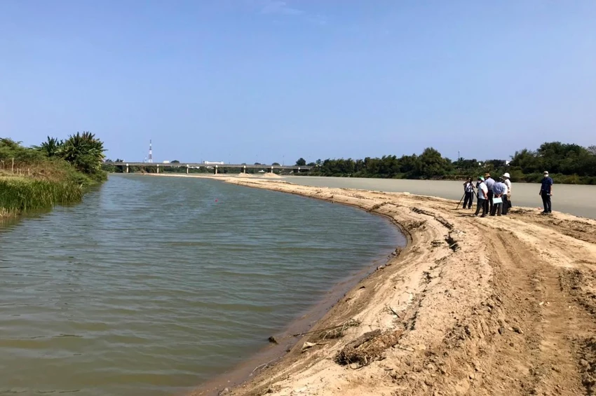 Mỏ cát trên sông Dinh của Vũ Thành Nam. Ảnh: NT. Mỏ cát trên sông Dinh của Vũ Thành Nam. Ảnh: NT.