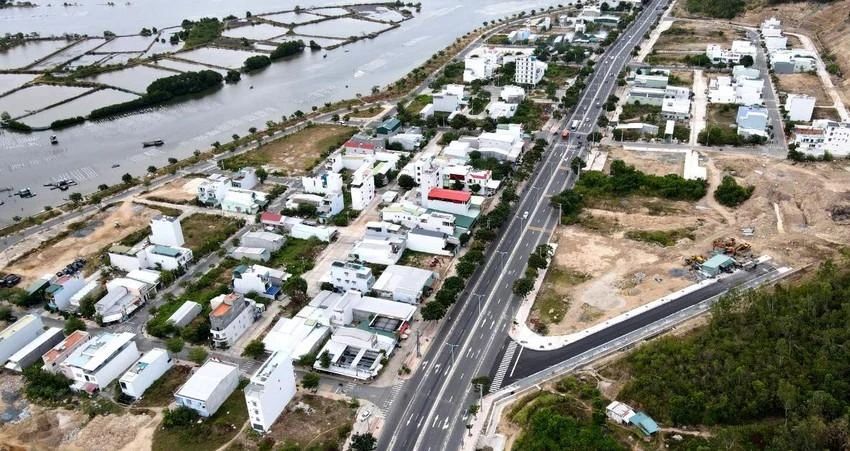 TP Nha Trang đang lấy ý kiến về phương án đấu giá 78 lô biệt thự ở khu tái định cư Hòn Rớ II. Ảnh: HUỲNH HẢI.