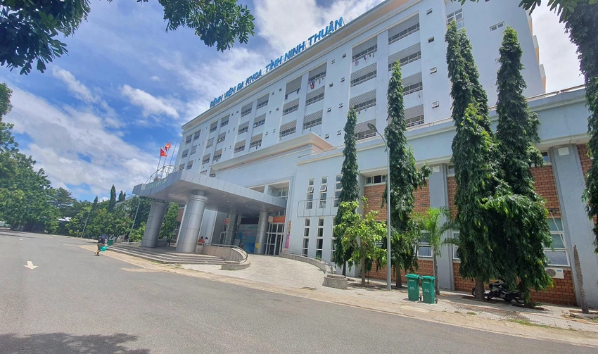 Bệnh viện đa khoa Ninh Thuận kỷ luật nhiều cá nhân để xảy ra sai sót vụ nữ sinh lớp 12. Ảnh: HUỲNH HẢI. Bệnh viện đa khoa Ninh Thuận kỷ luật nhiều cá nhân để xảy ra sai sót vụ nữ sinh lớp 12. Ảnh: HUỲNH HẢI.