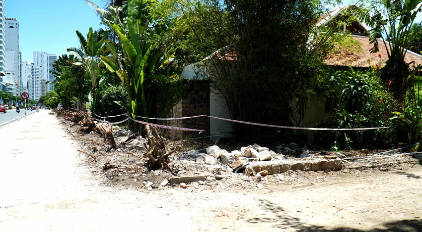 Công ty Sovico Khánh Hòa đang di dời khu nghỉ mát Ana Mandara Nha Trang. Ảnh: HH. Công ty Sovico Khánh Hòa đang di dời khu nghỉ mát Ana Mandara Nha Trang. Ảnh: HH.