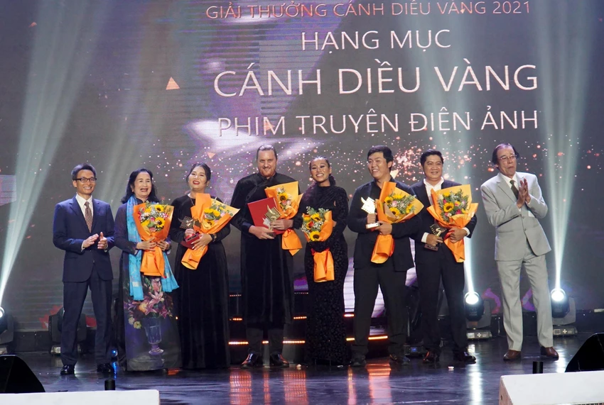 Phim Đêm tối rực rỡ giành Cánh diều vàng 2021. Ảnh: HH Phim Đêm tối rực rỡ giành Cánh diều vàng 2021. Ảnh: HH