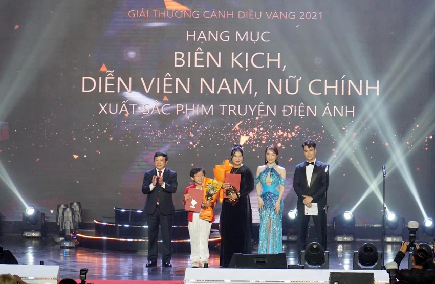 Đêm tối rực rỡ của đạo diễn Aaron Robert Toronto giành Cánh diều vàng 2021 ảnh 3 Đêm tối rực rỡ của đạo diễn Aaron Robert Toronto giành Cánh diều vàng 2021 ảnh 3