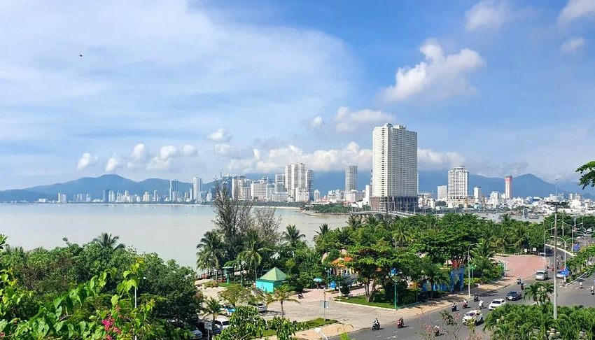 Nha Trang yêu cầu tăng cường quản lý trật tự xây dựng, trật tự mỹ quan đô thị. Ảnh: HH. Nha Trang yêu cầu tăng cường quản lý trật tự xây dựng, trật tự mỹ quan đô thị. Ảnh: HH.