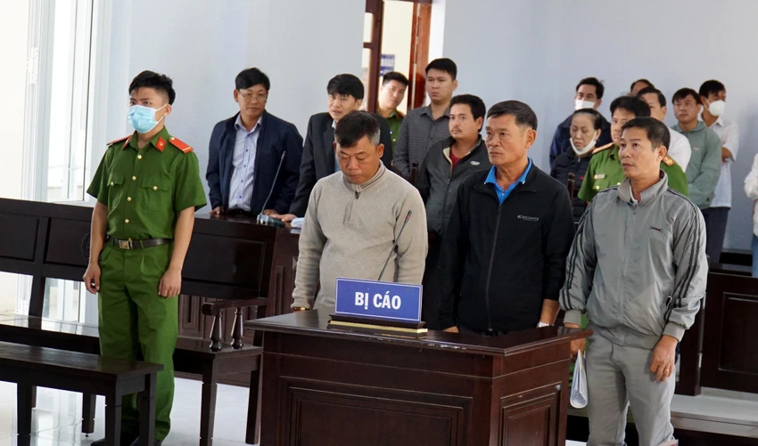 Ba TTGT tỉnh Ninh Thuận bị truy tố tội thiếu trách nhiệm gây hậu quả nghiêm trọng. Ảnh: HH Ba TTGT tỉnh Ninh Thuận bị truy tố tội thiếu trách nhiệm gây hậu quả nghiêm trọng. Ảnh: HH
