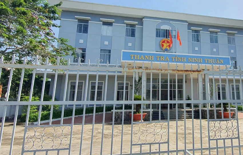 Thanh tra tỉnh Ninh Thuận lựa chọn bằng phần mềm 60 cán bộ để xác minh tài sản. Ảnh: HH.