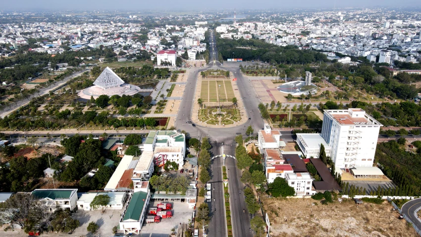 Ninh Thuận trình HĐND thông qua quy hoạch tỉnh. Ảnh: H.H