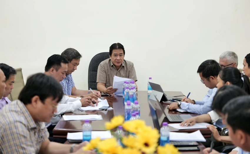 Ông Nguyễn Long Biên làm việc tại dự án. Ảnh: T.T Ông Nguyễn Long Biên làm việc tại dự án. Ảnh: T.T