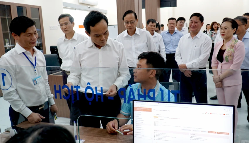 trần lưu quang 2.jpg