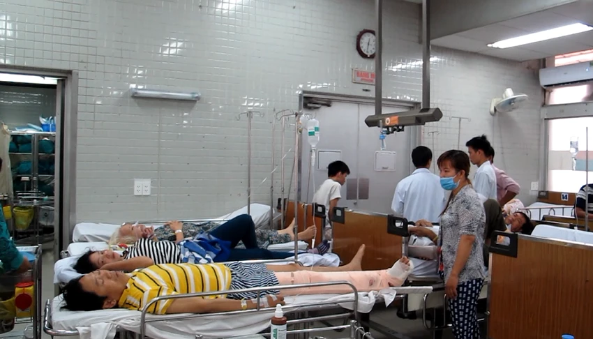 Các bệnh nhân đang được điều trị tại BV Chợ Rẫy TP.HCM. ẢNH: H.P