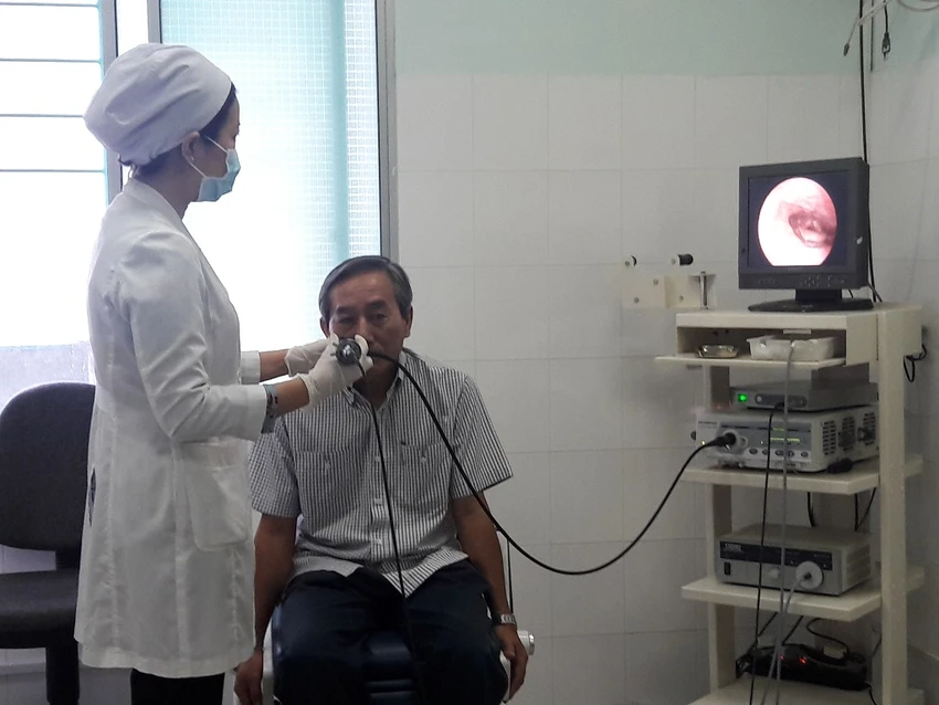 Phẫu thuật ung thư thanh quản bằng phương pháp mới ảnh 1 Phẫu thuật ung thư thanh quản bằng phương pháp mới ảnh 1
