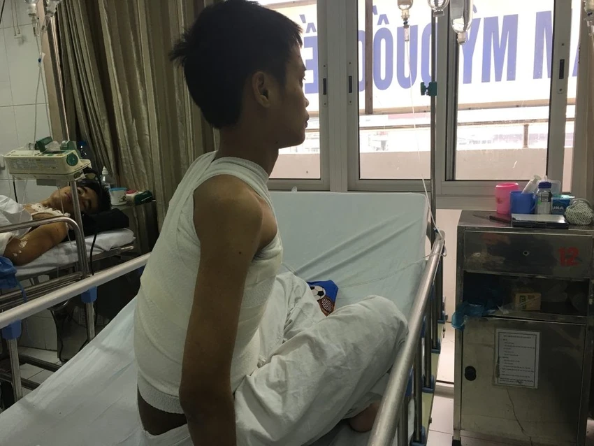 Kỳ lạ chàng trai mang 'mai rùa' nặng 15 kg suốt 26 năm ảnh 3 Kỳ lạ chàng trai mang 'mai rùa' nặng 15 kg suốt 26 năm ảnh 3