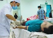 Bác sĩ mệt phờ râu với bệnh nhân ‘lạ’