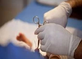 Đi phòng khám quốc tế về, 'của quý' sưng như cà tím