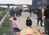 Xe tải đâm vào đoàn đi viếng mộ, 8 người chết