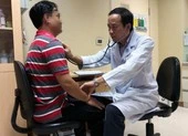 Hoại tử khớp do thuốc chữa ngứa đầu chứa corticoid 