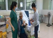 Bệnh nhân COVID-19 nặng nhất miền Bắc xuất viện bay về TP.HCM