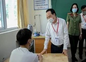 Bộ trưởng Nhạ: 'Dù hoàn cảnh nào cũng phải thi nghiêm túc'