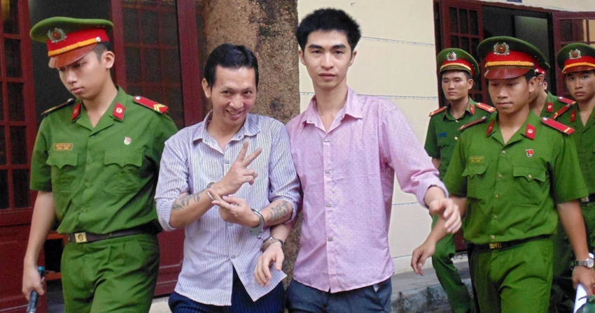tòa hoãn xử